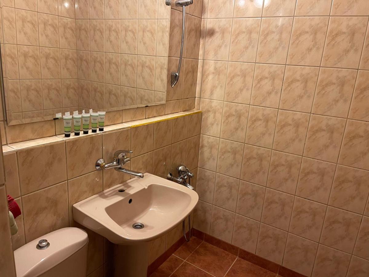 Cozy Place Renovated 2022 Apartemen Sofia