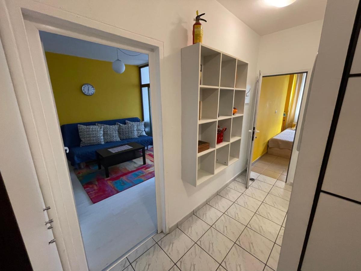 Cozy Place Renovated 2022 Apartemen Sofia